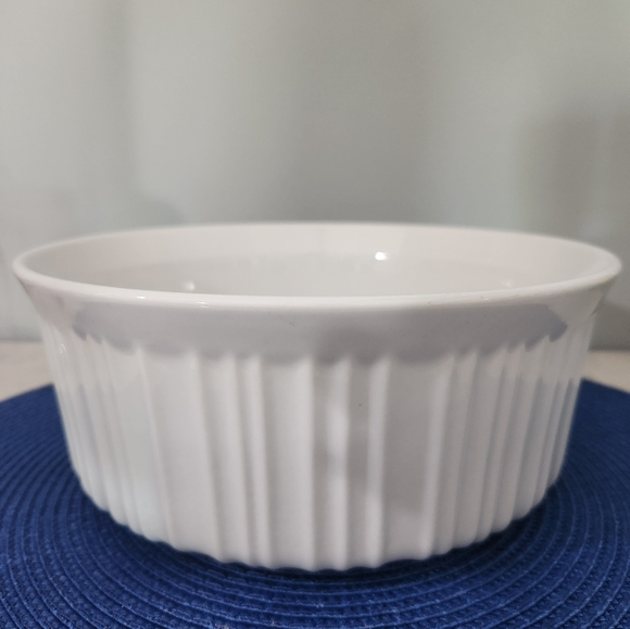Corningware 2.5 QT. French White Stoneware Bakeware Dish - Picture 7 of 7